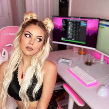 theycallmekirby OnlyFans selfie by Kirby Baby