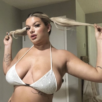 harleygirlpdx OnlyFans selfie by Harley