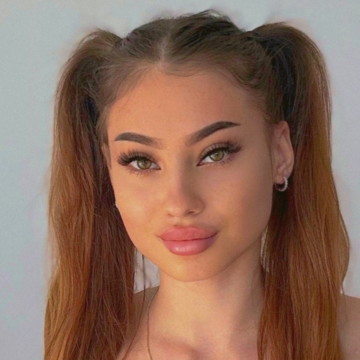 raisaa_m OnlyFans selfie by RAISA