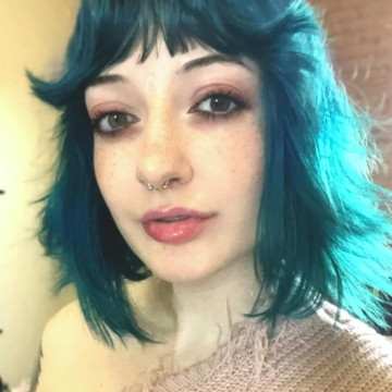 urfaeriegf OnlyFans selfie by Sylvie