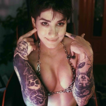 rand_mia OnlyFans selfie by Mia Rand