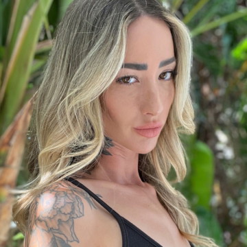 clairelush OnlyFans selfie by Claire Lush