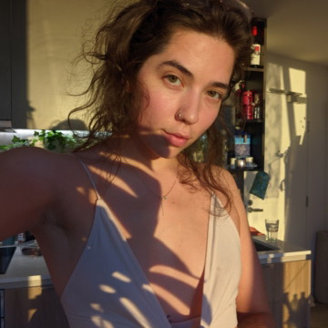 anya__afterglowfree OnlyFans selfie by Anya Glow