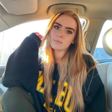 aussiebabe19 OnlyFans selfie by Aussie Babe